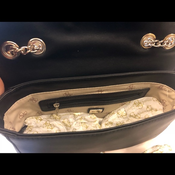 Guess fruit punch crossbody - Picture 8 of 8